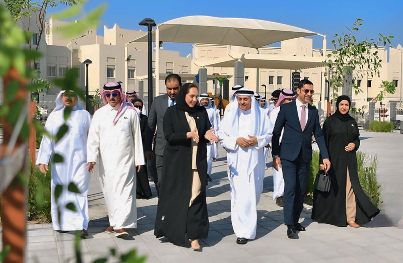 Municipalities Minister inaugurates two public parks in Sitra Housing City
