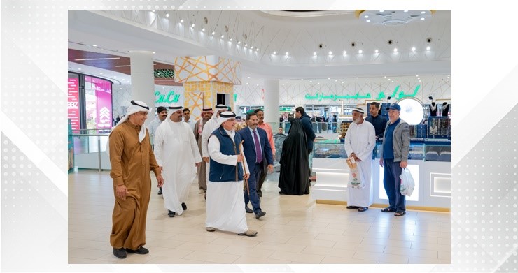 HRH the Crown Prince and Prime Minister visits commercial markets to ensure the availability of essential goods and services