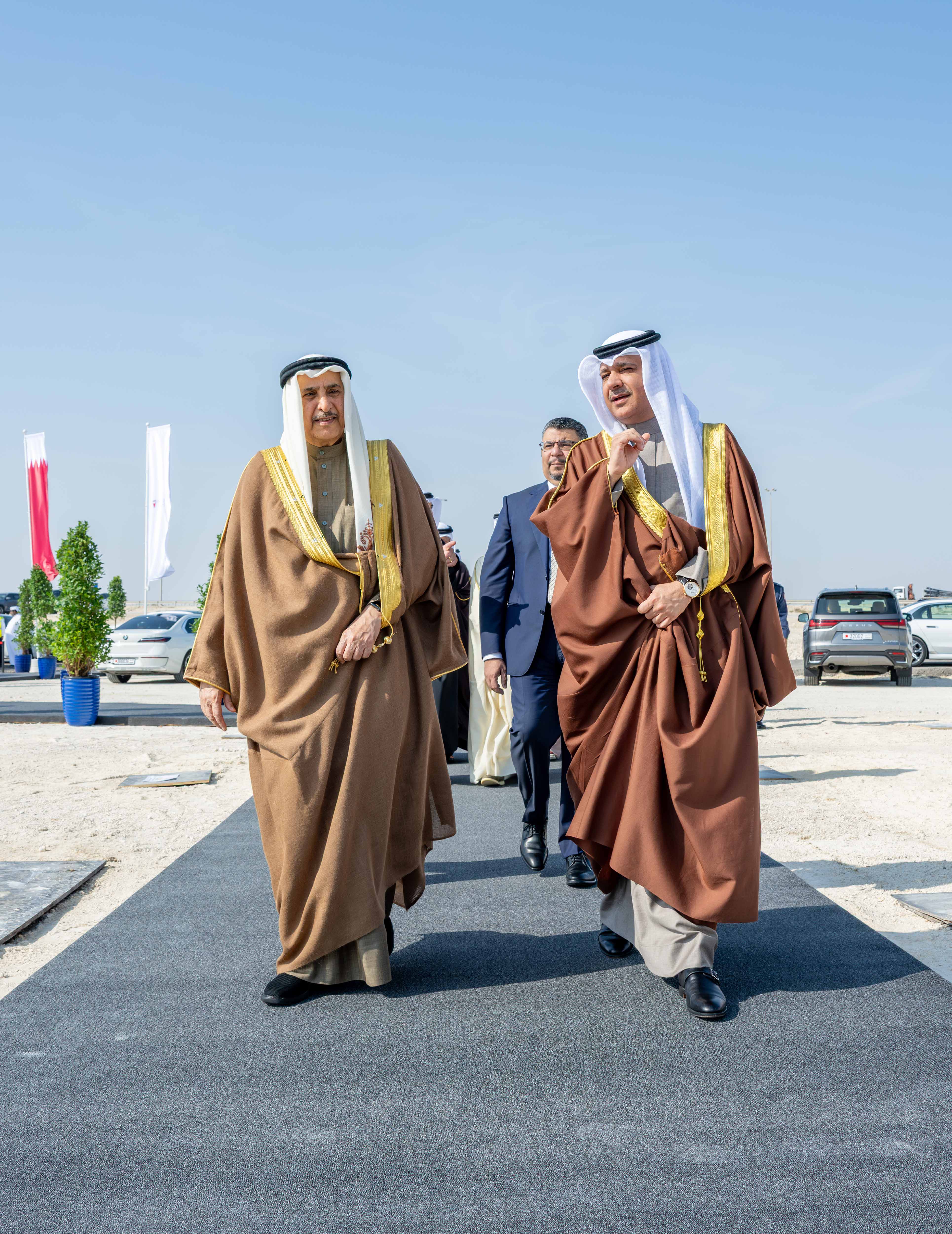 Deputy Prime Minister lays foundation stone for Al Dur Solar Power Plant Project