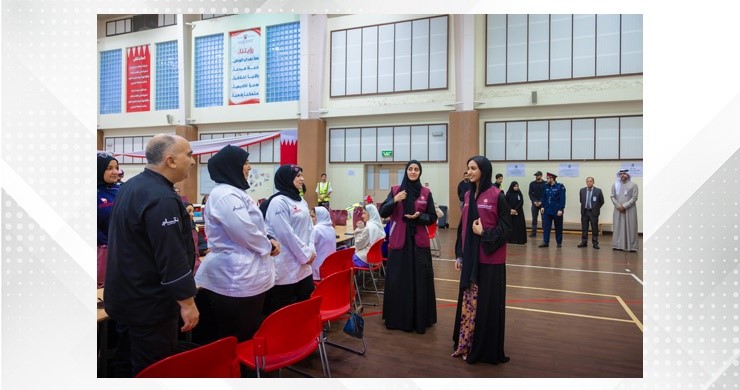 HH Shaikha Sheema bint Nasser participates in preparing over 400 Iftar meals and presents gifts to children at one of the shelters